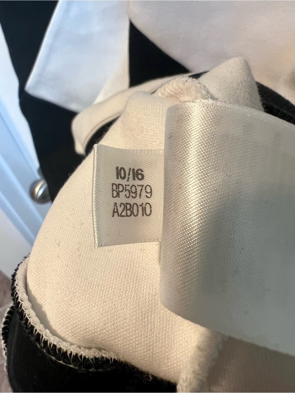 Adidas Equipment ADV/91-17 Short Sleeve  Boxy Sweatshirt - Picture 6 of 7